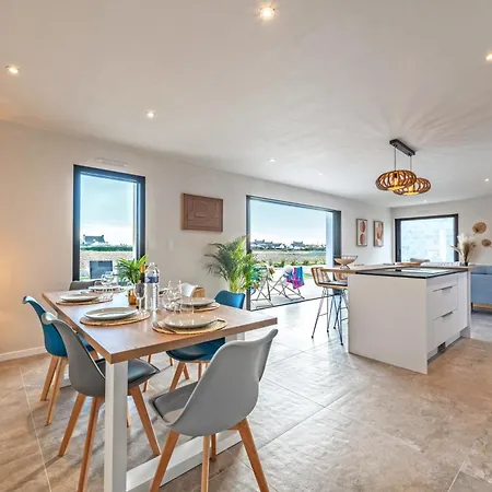 Holiday home Du Menhir 300m A Pied