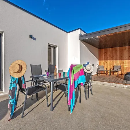 Du Menhir 300m A Pied Holiday home